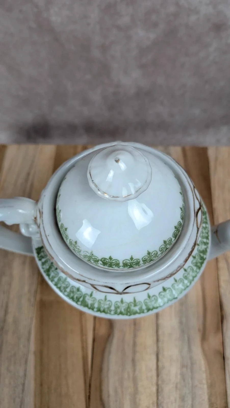 Antiga chaleira inglesa de porcelana com decoração verde – photo 3